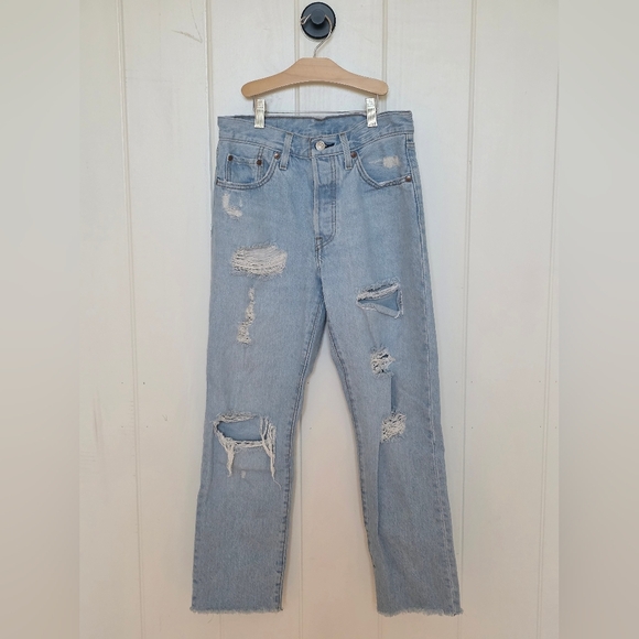 Levis 501 Original Cropped And Distressed Jeans 25x26 - Picture 1 of 8